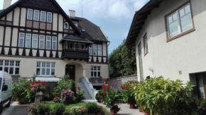 Haus zu den Zwei Eichen, Perchtoldsdorf, Österreich